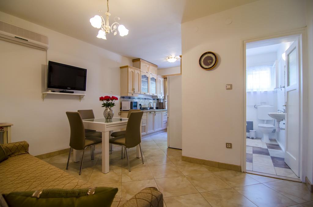Turkish Tower Apartment Split Exterior photo
